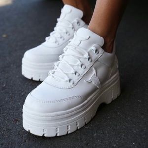 From Princess Polly! Size 8
Windsor Smith Lux White Leather Chunky Sneakers